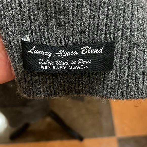 Cole Haan Baby Alpaca Grey Sweater.Preowned - Picture 5 of 11